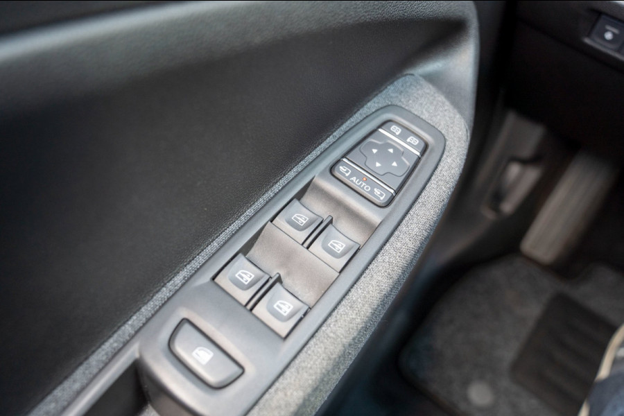 Renault ZOE R135 Intens 52 kWh|Prijs rijklaar incl 12 mnd garantie| Camera Stuur/Stoelverwarming Blindspot Navi