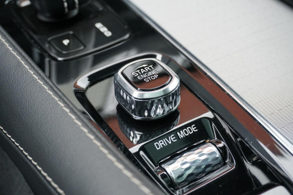 Volvo XC90 2.0 T8 Recharge AWD R-Design 7 PERS. + LUCHTVERING / B&W AUDIO / 360 CAMERA