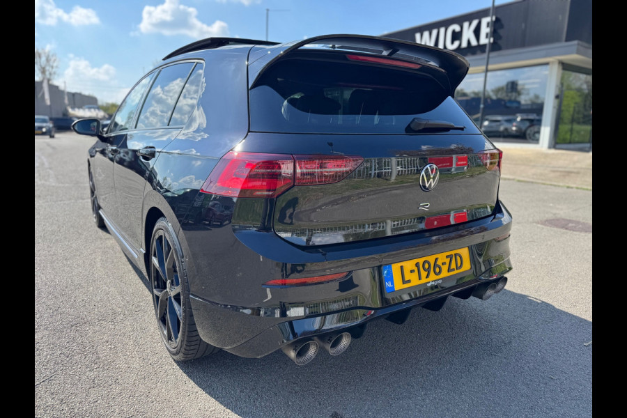 Volkswagen Golf 2.0 TSI R 4Motion DSG Pano AKRA IQ HUD Drift modes