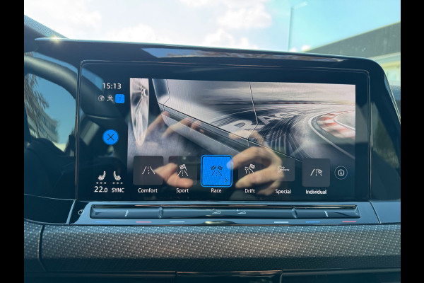 Volkswagen Golf 2.0 TSI R 4Motion DSG Pano AKRA IQ HUD Drift modes