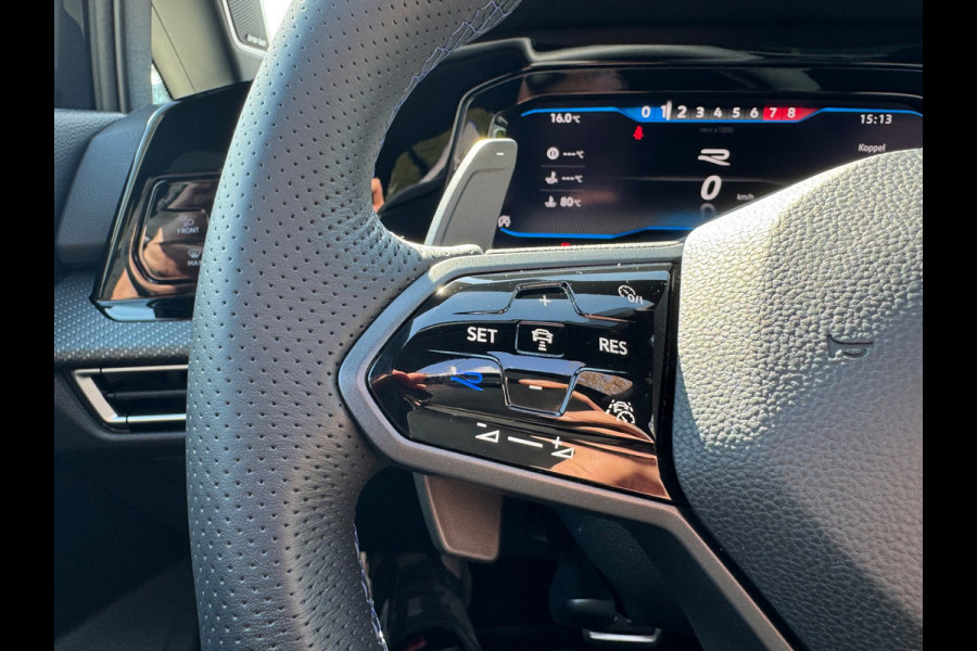 Volkswagen Golf 2.0 TSI R 4Motion DSG Pano AKRA IQ HUD Drift modes