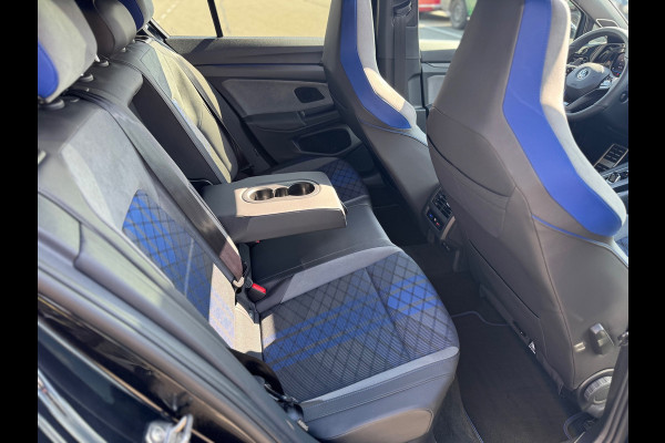 Volkswagen Golf 2.0 TSI R 4Motion DSG Pano AKRA IQ HUD Drift modes