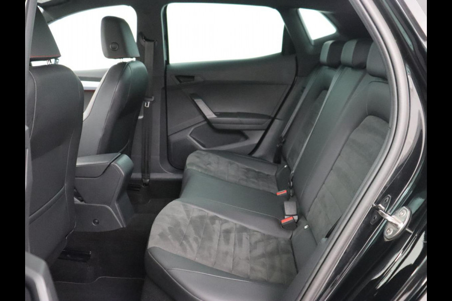 Seat Ibiza 1.0 EcoTSI FR Intense | Stoelverwarming | Adaptive cruise | Leder/Alcantara | Camera | Carplay | Virtual Cockpit | Full LED | Navigatie | Climate control | Parkeerhulp | Bluetooth