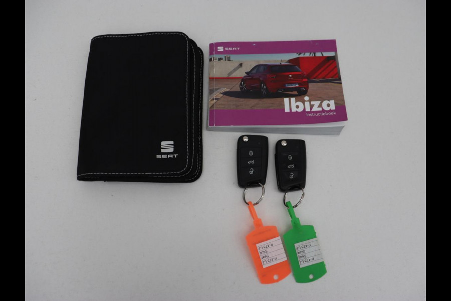 Seat Ibiza 1.0 EcoTSI FR Intense | Stoelverwarming | Adaptive cruise | Leder/Alcantara | Camera | Carplay | Virtual Cockpit | Full LED | Navigatie | Climate control | Parkeerhulp | Bluetooth