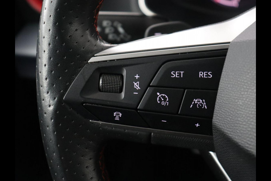 Seat Ibiza 1.0 EcoTSI FR Intense | Stoelverwarming | Adaptive cruise | Leder/Alcantara | Camera | Carplay | Virtual Cockpit | Full LED | Navigatie | Climate control | Parkeerhulp | Bluetooth