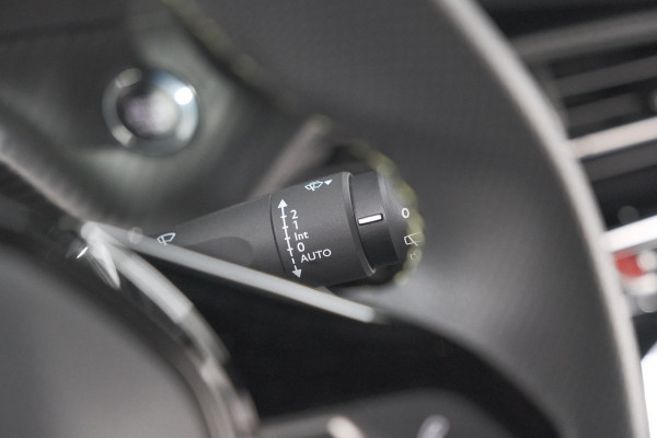 Peugeot e-2008 EV GT 50 kWh | 3 Fase | 360 Camera | Adaptieve Cruise Control | Dodehoekdetectie