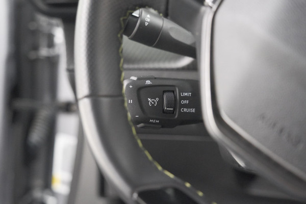 Peugeot e-2008 EV GT 50 kWh | 3 Fase | 360 Camera | Adaptieve Cruise Control | Dodehoekdetectie