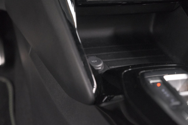 Peugeot e-2008 EV GT 50 kWh | 3 Fase | 360 Camera | Adaptieve Cruise Control | Dodehoekdetectie