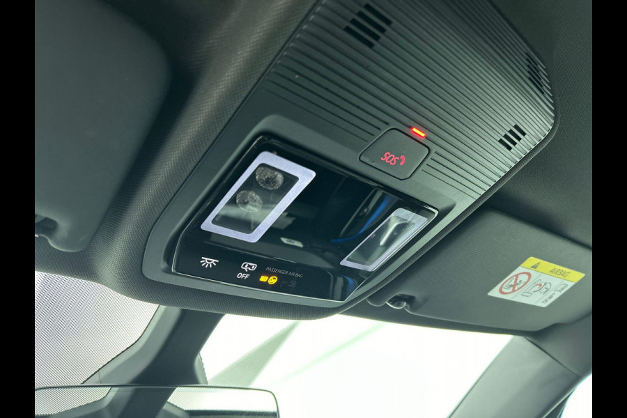 Volkswagen ID.3 First Plus 58 kWh Navigatie Apple Carplay/Android Auto Camera Parkeersensoren Adaptive Cruise Control Full LED Matrix Stoel- en stuurverwarming Lichtmetalen velgen Climate Control