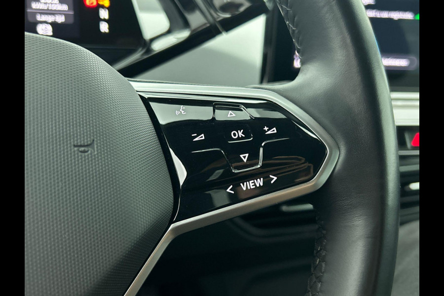 Volkswagen ID.3 First Plus 58 kWh Navigatie Apple Carplay/Android Auto Camera Parkeersensoren Adaptive Cruise Control Full LED Matrix Stoel- en stuurverwarming Lichtmetalen velgen Climate Control