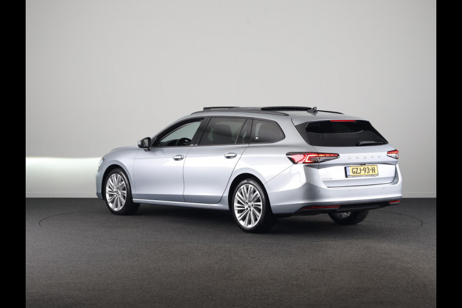 Škoda Superb combi First Edition 1.5 TSI m-HEV 150 pk Automaat (DSG) | Verlengde garantie | Navigatie | Panoramadak | Parkeersensoren | Achteruitrijcamera | Stoelverwarming |