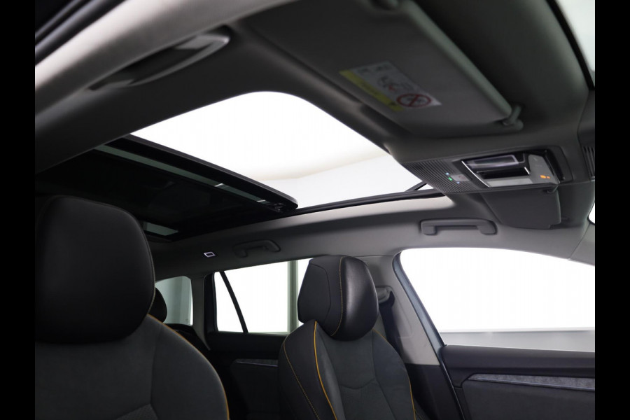 Škoda Superb combi First Edition 1.5 TSI m-HEV 150 pk Automaat (DSG) | Verlengde garantie | Navigatie | Panoramadak | Parkeersensoren | Achteruitrijcamera | Stoelverwarming |