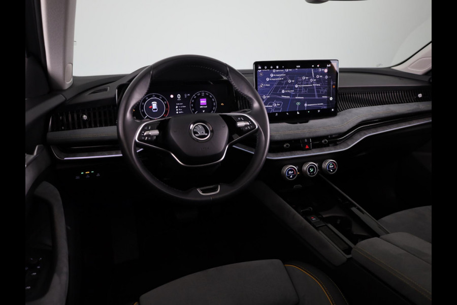 Škoda Superb combi First Edition 1.5 TSI m-HEV 150 pk Automaat (DSG) | Verlengde garantie | Navigatie | Panoramadak | Parkeersensoren | Achteruitrijcamera | Stoelverwarming |