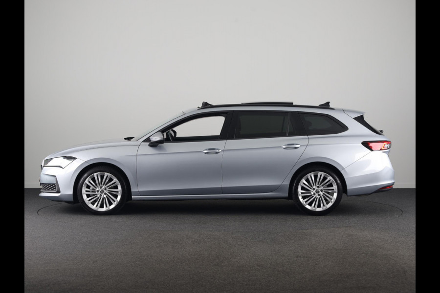 Škoda Superb combi First Edition 1.5 TSI m-HEV 150 pk Automaat (DSG) | Verlengde garantie | Navigatie | Panoramadak | Parkeersensoren | Achteruitrijcamera | Stoelverwarming |
