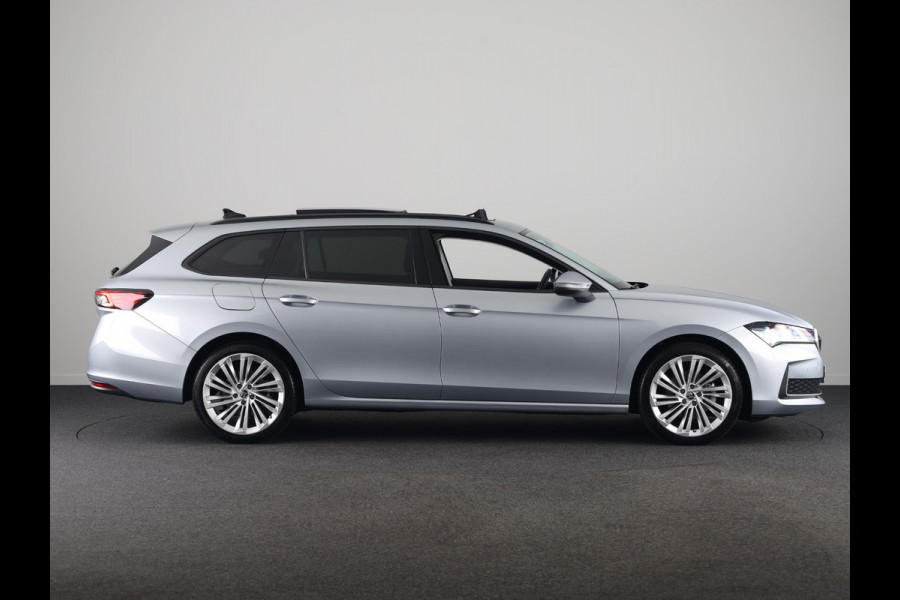 Škoda Superb combi First Edition 1.5 TSI m-HEV 150 pk Automaat (DSG) | Verlengde garantie | Navigatie | Panoramadak | Parkeersensoren | Achteruitrijcamera | Stoelverwarming |