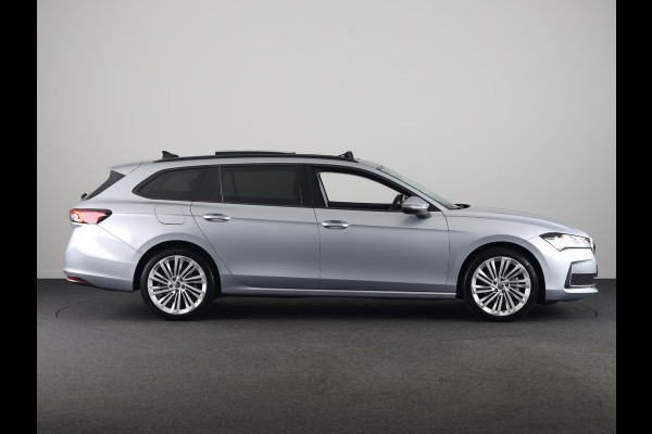 Škoda Superb combi First Edition 1.5 TSI m-HEV 150 pk Automaat (DSG) | Verlengde garantie | Navigatie | Panoramadak | Parkeersensoren | Achteruitrijcamera | Stoelverwarming |