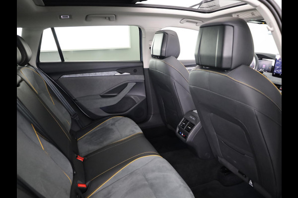 Škoda Superb combi First Edition 1.5 TSI m-HEV 150 pk Automaat (DSG) | Verlengde garantie | Navigatie | Panoramadak | Parkeersensoren | Achteruitrijcamera | Stoelverwarming |