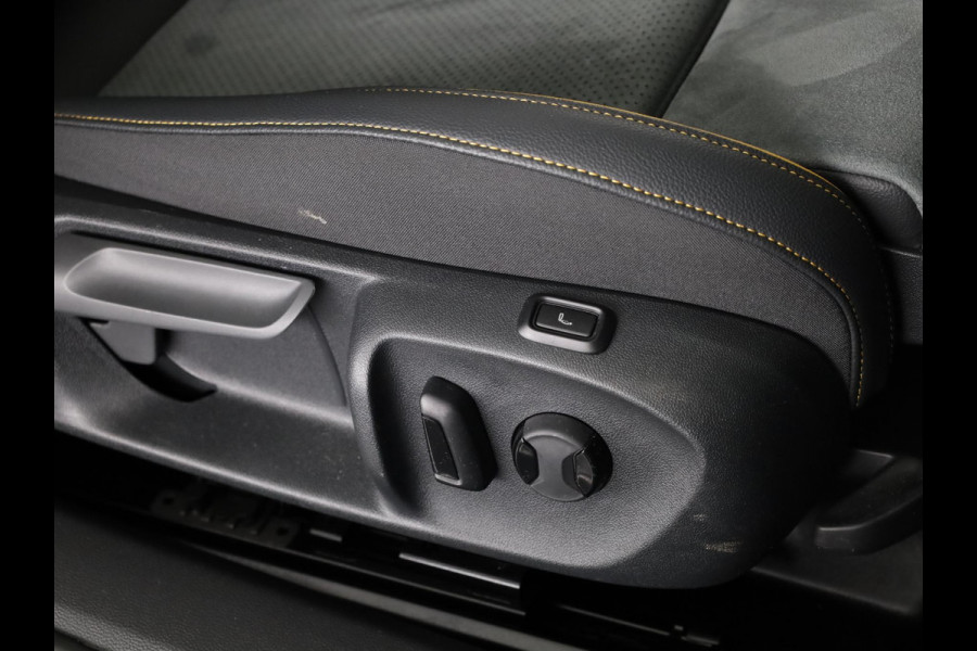 Škoda Superb combi First Edition 1.5 TSI m-HEV 150 pk Automaat (DSG) | Verlengde garantie | Navigatie | Panoramadak | Parkeersensoren | Achteruitrijcamera | Stoelverwarming |