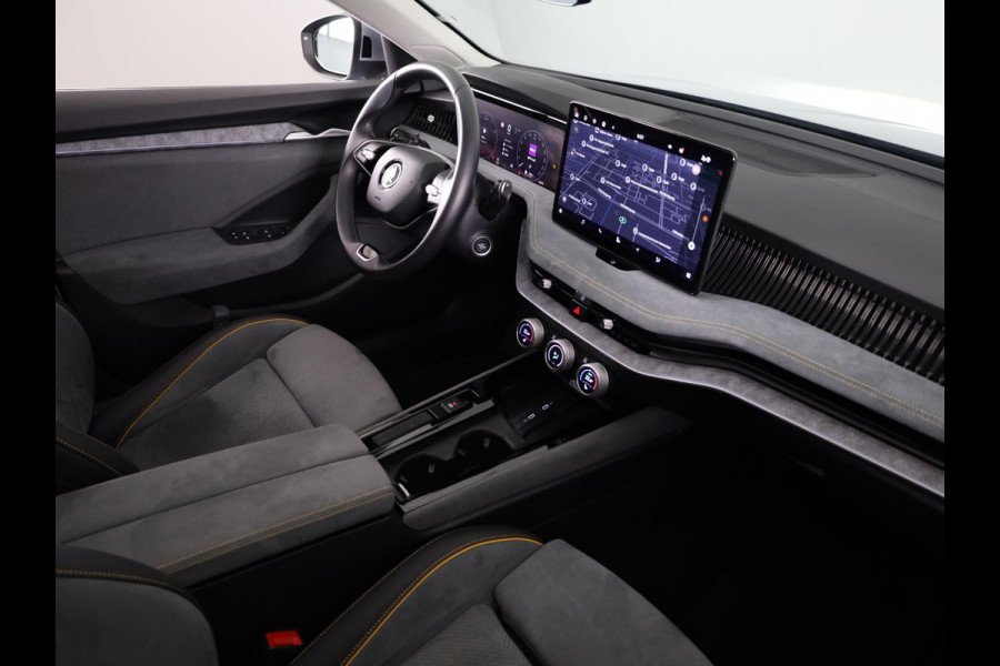 Škoda Superb combi First Edition 1.5 TSI m-HEV 150 pk Automaat (DSG) | Verlengde garantie | Navigatie | Panoramadak | Parkeersensoren | Achteruitrijcamera | Stoelverwarming |