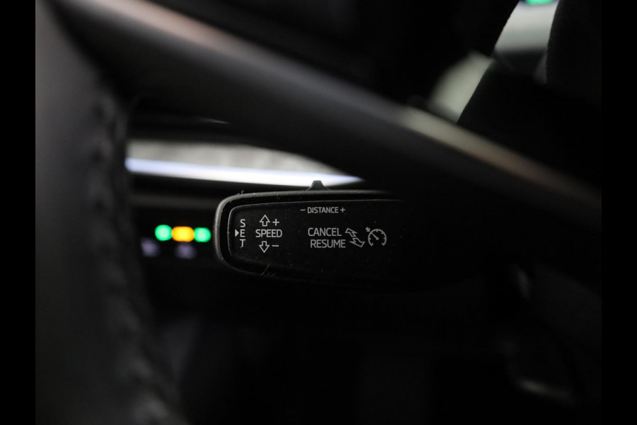 Škoda Superb combi First Edition 1.5 TSI m-HEV 150 pk Automaat (DSG) | Verlengde garantie | Navigatie | Panoramadak | Parkeersensoren | Achteruitrijcamera | Stoelverwarming |