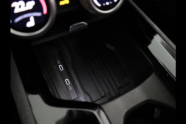 Škoda Superb combi First Edition 1.5 TSI m-HEV 150 pk Automaat (DSG) | Verlengde garantie | Navigatie | Panoramadak | Parkeersensoren | Achteruitrijcamera | Stoelverwarming |