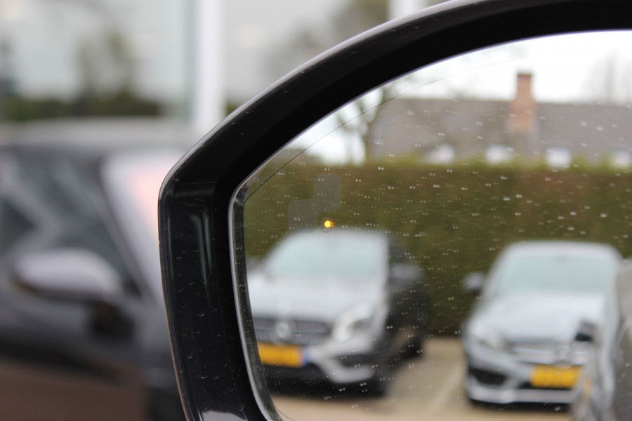 Land Rover Range Rover Velar 2.0 P250 Turbo AWD HSE R Dynamic / 360Camera / Luxe Leder / Keyless / Matrix LED / 21'' / CarPlay / Stoelverwarming / Dodehoek / DAB / ACC