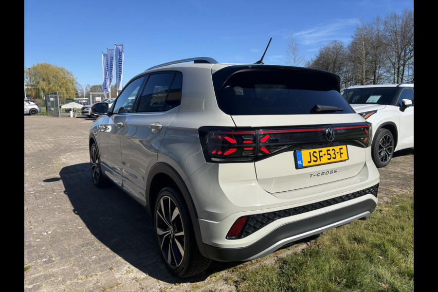 Volkswagen T-Cross 1.5 TSI R-Line Edition Camera | Adaptive Cruise | Stoeverwarming | Apple Carplay
