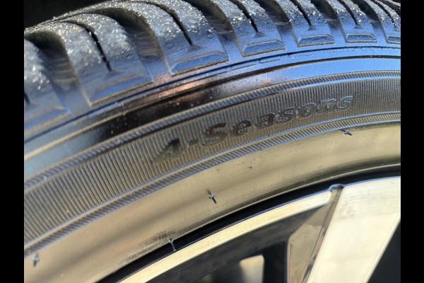 Volkswagen T-Cross 1.5 TSI R-Line Edition Camera | Adaptive Cruise | Stoeverwarming | Apple Carplay