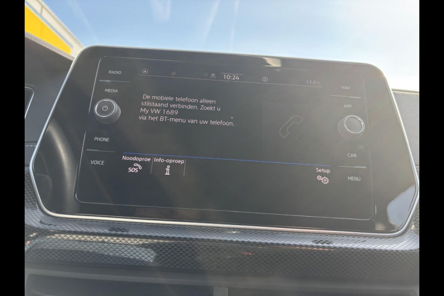 Volkswagen T-Cross 1.5 TSI R-Line Edition Camera | Adaptive Cruise | Stoeverwarming | Apple Carplay