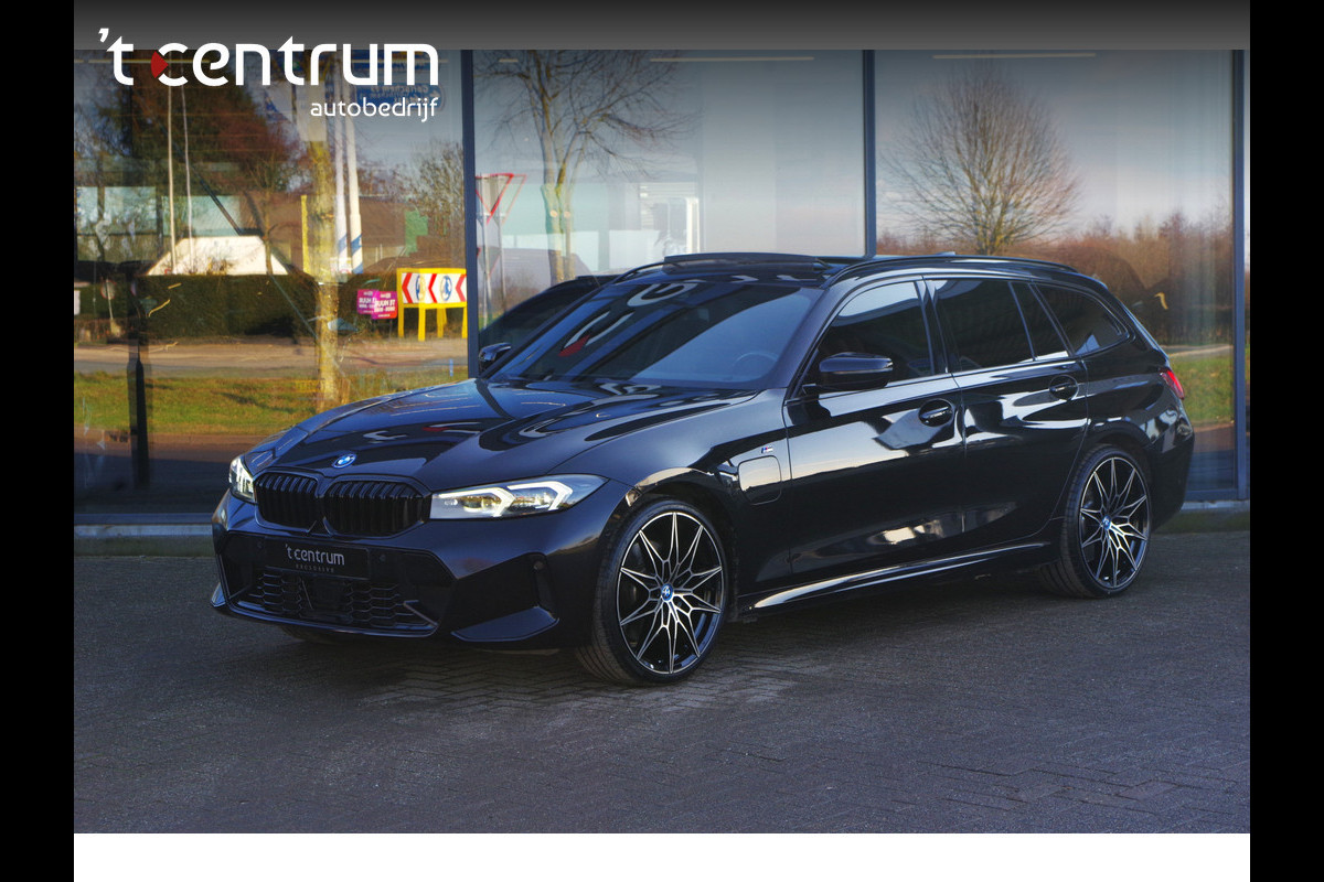 BMW 3 Serie Touring 330e 293 PK xDrive High Executive M-Sport Pro, M-Technic Stoelen, Panoramadak, Adap. Cruise Control, Head-Up