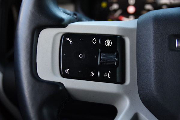 Land Rover Defender Hard Top 3.0 D250 110 MHEV S 360 Camera, Carplay, Automaat, Cruise, Grijs kenteken, 249pk, Leder, LED, Stuurverwarming, BOM VOL!