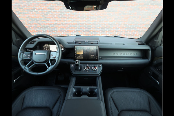 Land Rover Defender P300e X-Dynamic SE | Urban - Pano - Trekhaak