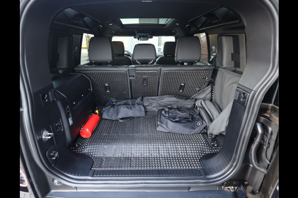 Land Rover Defender P300e X-Dynamic SE | Urban - Pano - Trekhaak