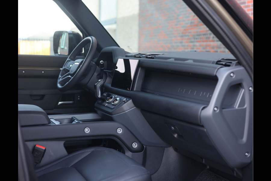 Land Rover Defender P300e X-Dynamic SE | Urban - Pano - Trekhaak