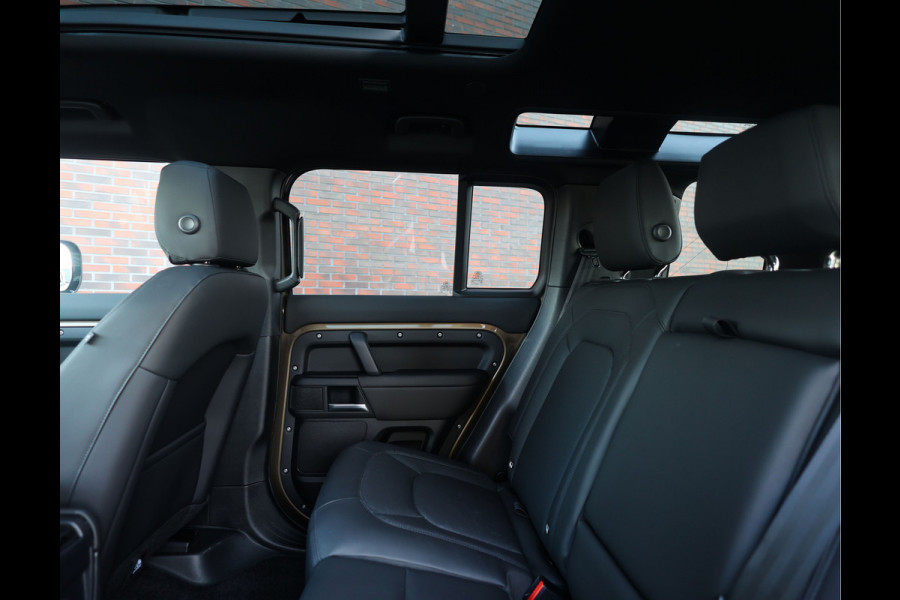 Land Rover Defender P300e X-Dynamic SE | Urban - Pano - Trekhaak