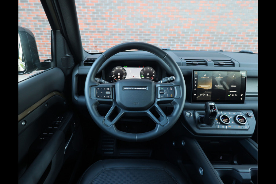 Land Rover Defender P300e X-Dynamic SE | Urban - Pano - Trekhaak