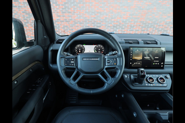 Land Rover Defender P300e X-Dynamic SE | Urban - Pano - Trekhaak