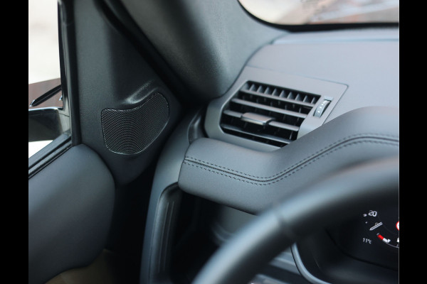 Land Rover Defender P300e X-Dynamic SE | Urban - Pano - Trekhaak