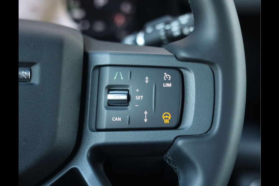 Land Rover Defender P300e X-Dynamic SE | Urban - Pano - Trekhaak
