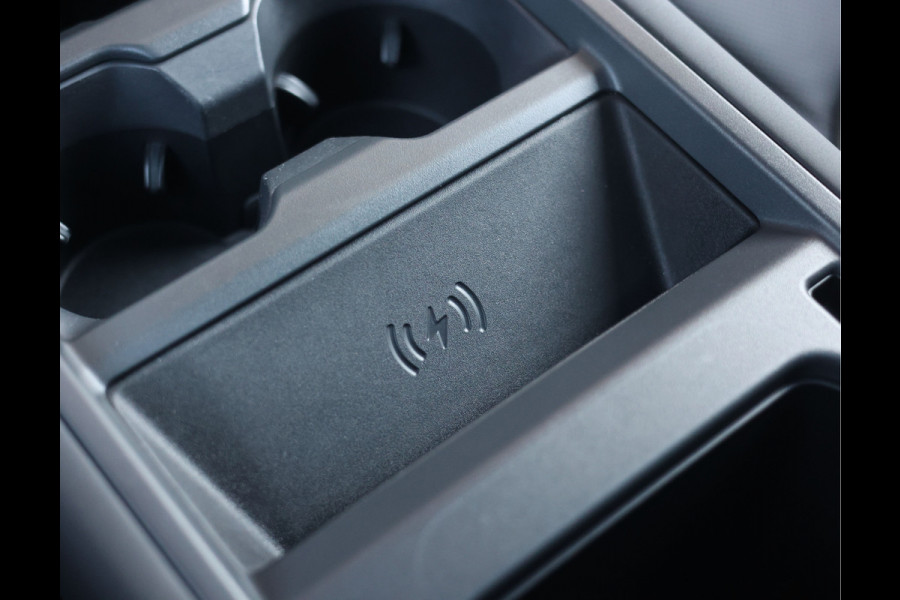 Land Rover Defender P300e X-Dynamic SE | Urban - Pano - Trekhaak