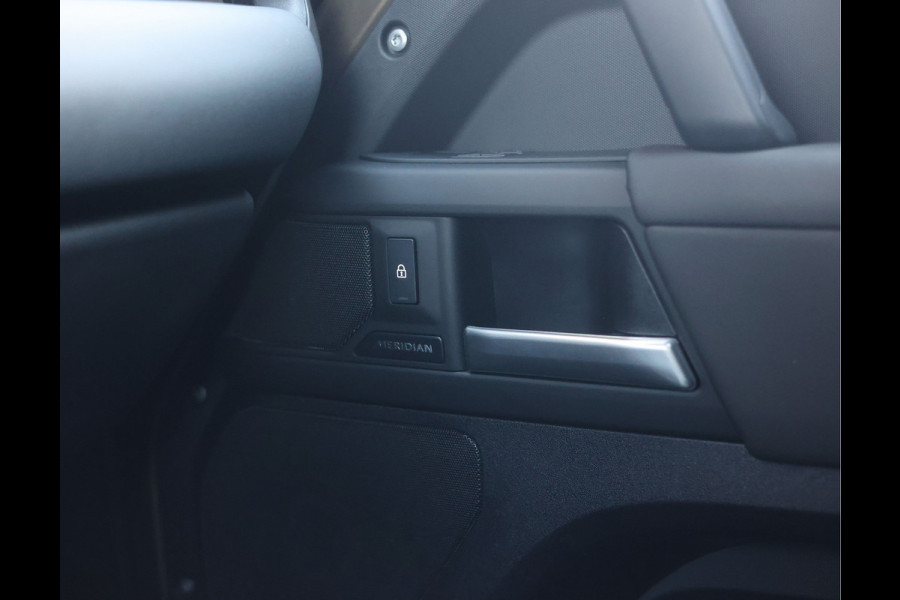 Land Rover Defender P300e X-Dynamic SE | Urban - Pano - Trekhaak