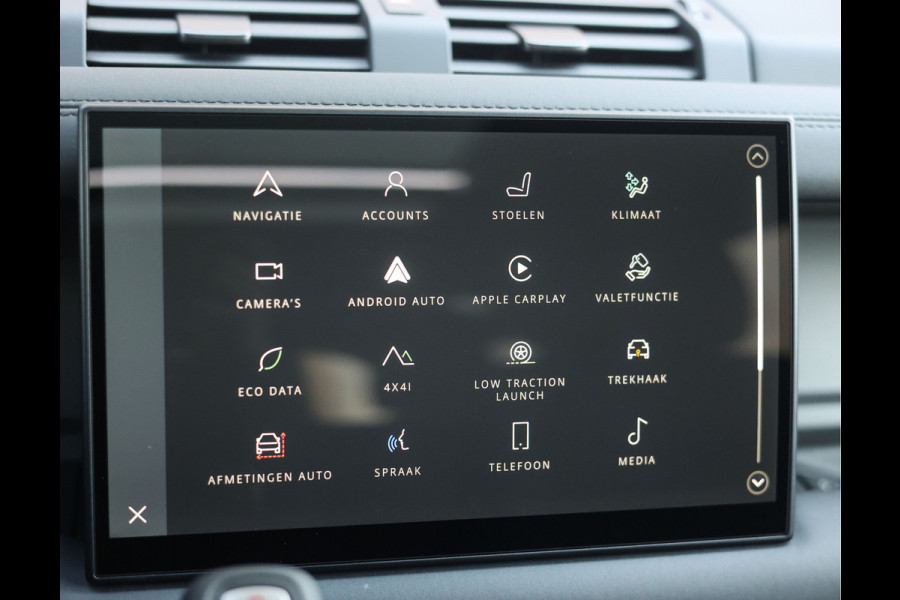 Land Rover Defender P300e X-Dynamic SE | Urban - Pano - Trekhaak