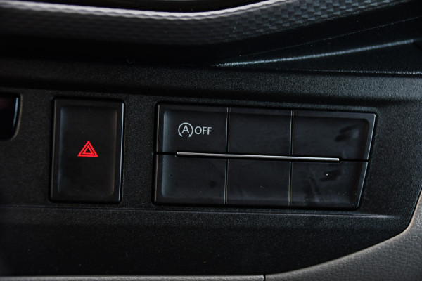 Volkswagen Transporter 2.0 TDI L1H1 28 Bulli Virtual Cockpit, Cruise, Camera, 150pk, LED, Airco, Trekhaak, Uniek!