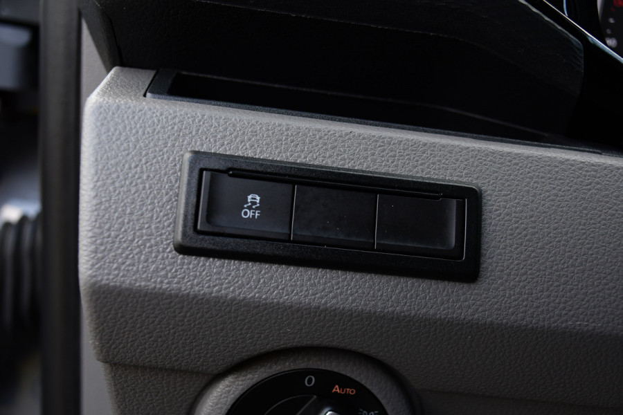 Volkswagen Transporter 2.0 TDI L1H1 28 Bulli Virtual Cockpit, Cruise, Camera, 150pk, LED, Airco, Trekhaak, Uniek!