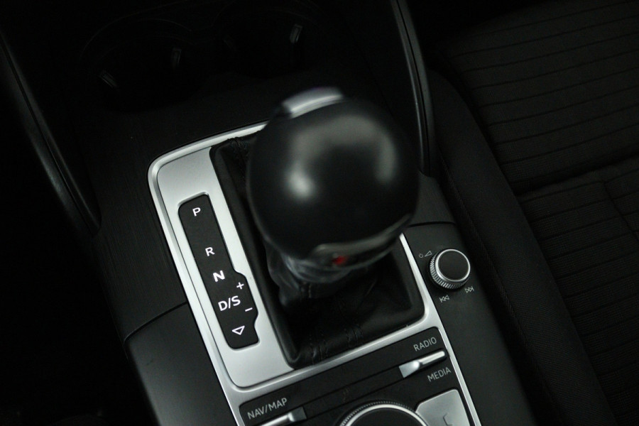 Audi A3 Sportback 1.0 TFSI Sport Lease Edition Automaat (PARKEERSENSOREN, NAVIGATIE, CRUISE CONTROL, AUTOMAAT)