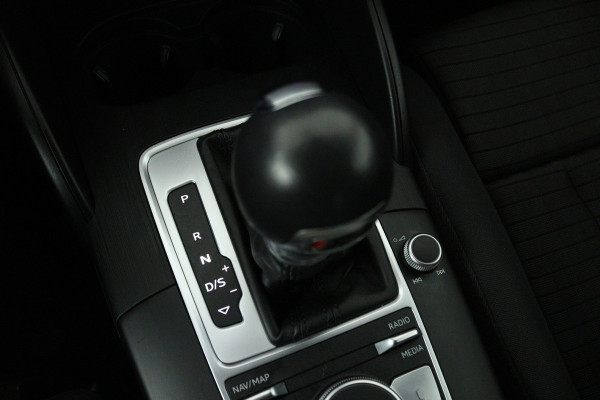Audi A3 Sportback 1.0 TFSI Sport Lease Edition Automaat (PARKEERSENSOREN, NAVIGATIE, CRUISE CONTROL, AUTOMAAT)