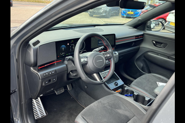 Hyundai Kona 1.6 GDI HEV N Line 1.518km! 12/2025! | ORIG. NL. NAP| ADAPTIEVE CRUISE CONTROL | SOH 100%! | BOSE AUDIO INSTALATIE | 360° CAMERA | 5 JAAR FABRIEKSGARANTIE| STOELVERWARMING + VENTILATIE|