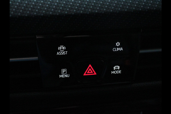 Volkswagen Golf 1.5 eTSI 150pk DSG R-Line Panorama dak Navigatie Apple Carplay/Android Auto Climate Control Camera Dab Extra Getint Glas Adaptive Cruise Control Virtual Cockpit Lichtmetalen Velgen
