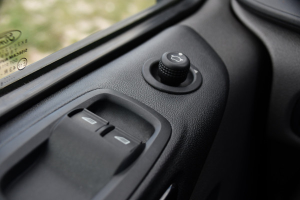 Ford Transit Custom 320 2.0 TDCI L1H1 Limited DC PB Edition MARGE! Adaptieve Cruise, Camera, Carplay, 2 x Schuifdeur, 170pk, Automaat, Stoelverwarming, Uniek!