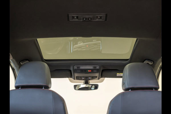 Volkswagen Golf 2.0 TSI GTI Performance / 245pk / Panorama dak / Leder / Dodehoek herkenning ./